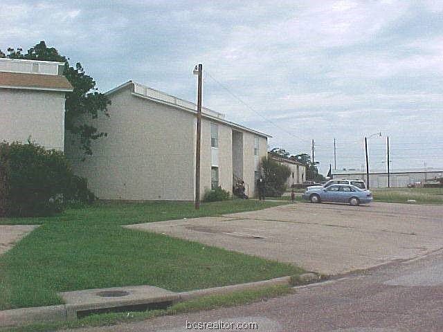 2nd image of 2805B Cypress Cir