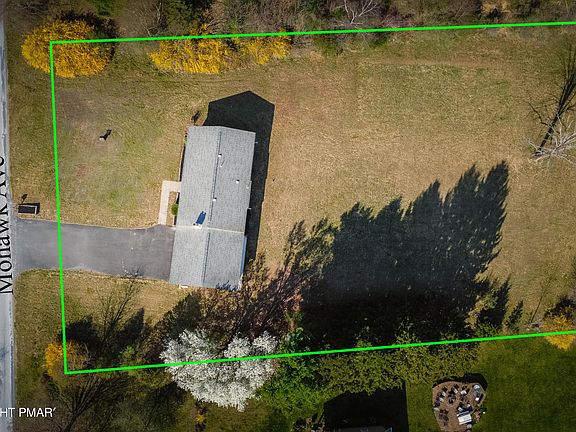 3rd image of 1552 Mohawk Ave