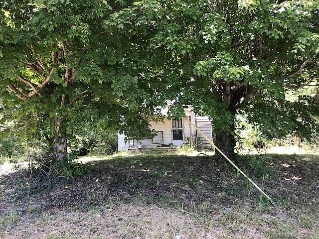 2nd image of 505 Tennessee Short Cut Rd