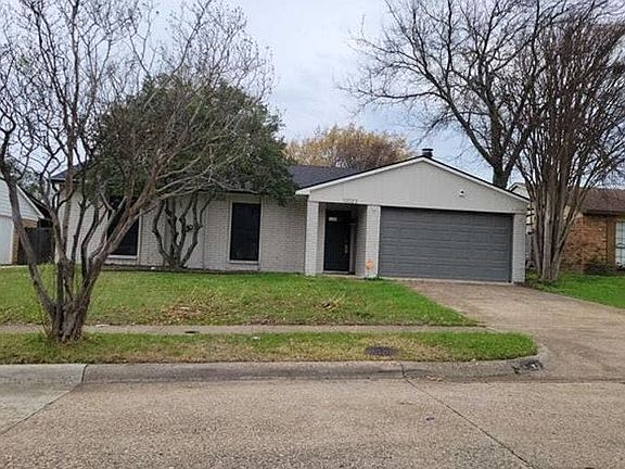 2nd image of 10023 Deer Hollow Dr