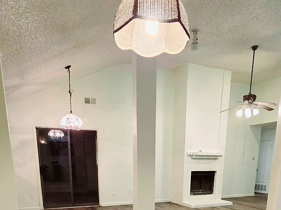 4th image of 408 Kalmia Dr