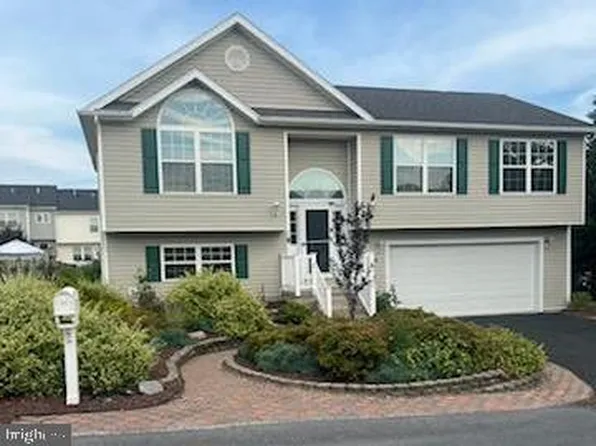 395 Corvette Dr, Martinsburg, WV 25405