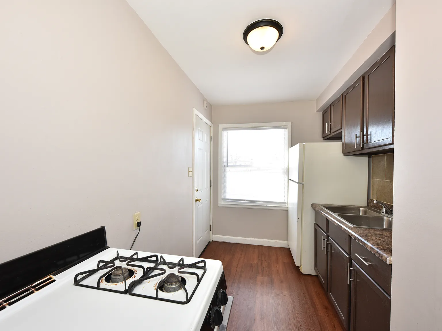1 bed, 650 sqft, $850 — Photo 4