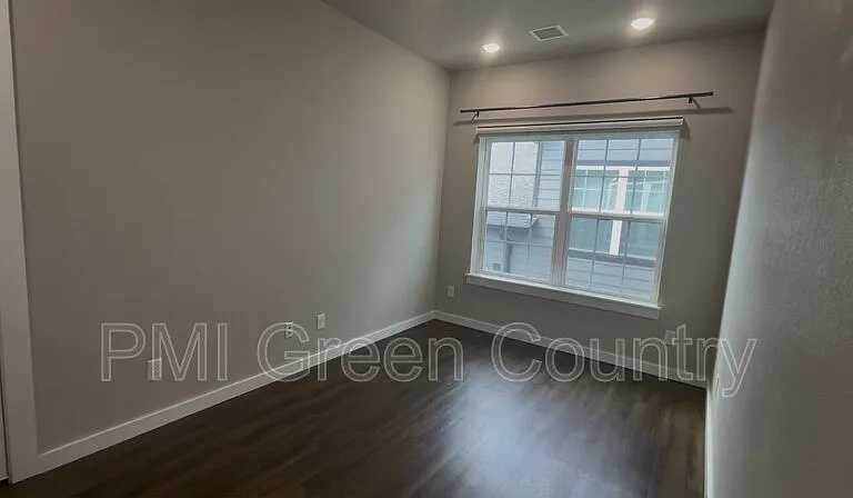 13527 S Mingo Rd #4 — Photo 11
