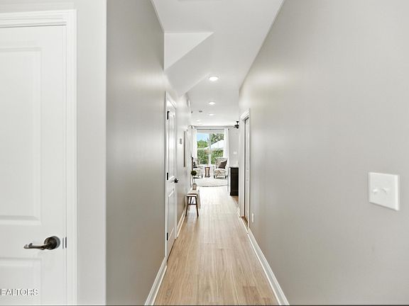 4th image of 342 Judson Way