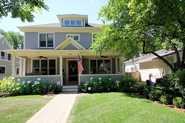 445 Meadow Ln photo 1