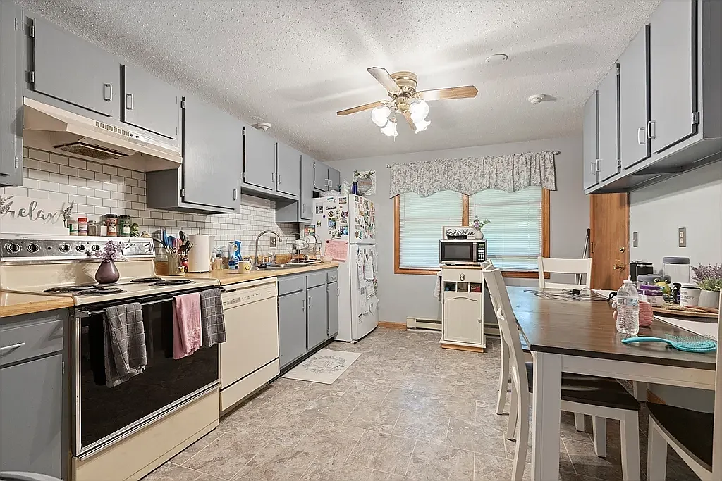 2 bed, 827 sqft, $2,000 — Photo 4