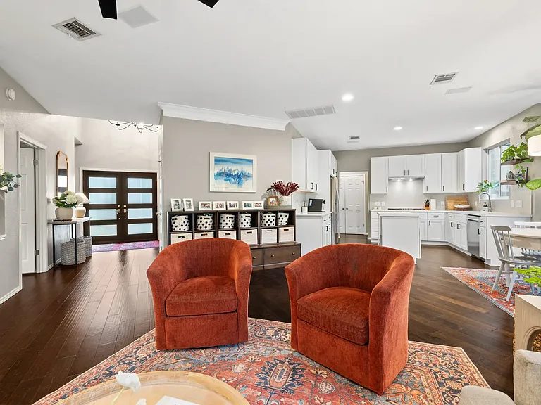 3950 Travis Country Cir — Photo 4
