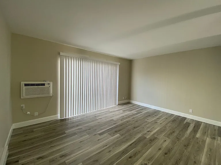 220 Berry Ct #1-24 — Photo 3