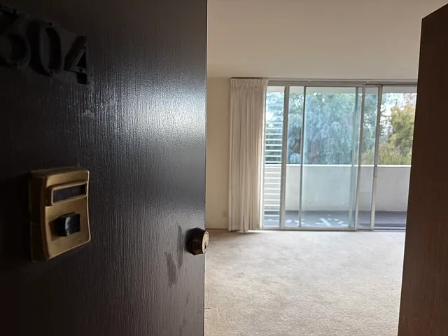 1 bed, 650 sqft, $2,200 — Photo 4
