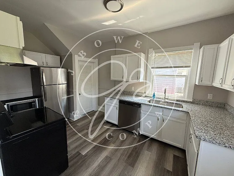 3651 Leybourn Ave — Photo 5