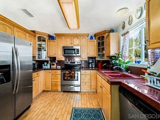 3475 Lakeview Dr — Photo 11