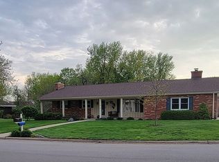 106 Hollands Grove Ln, Washington, IL 61571