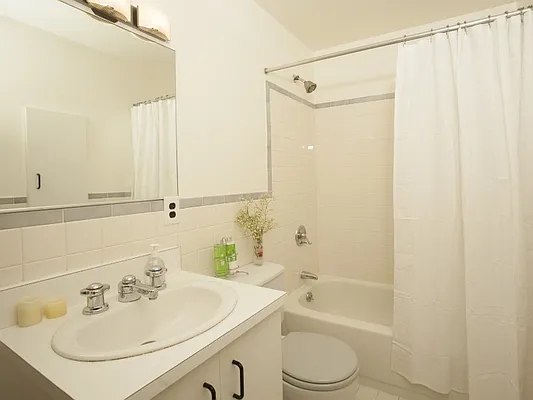 Sold by Sotheby's International Realty | media 19