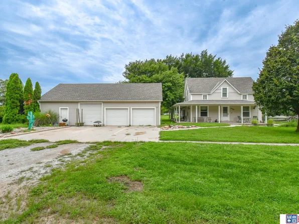 1033 Bessie St, Goehner, NE 68364