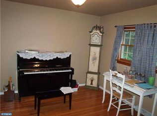 220 Centennial Rd, Warminster, PA 18974