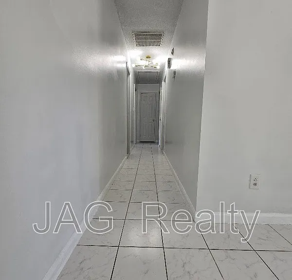 2601 Briar Trail Ct — Photo 4