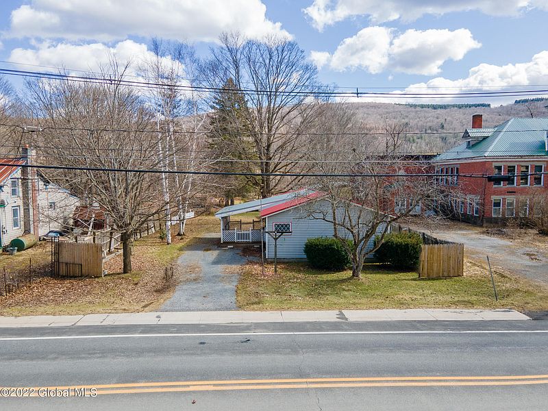 3rd image of 26 Main Street