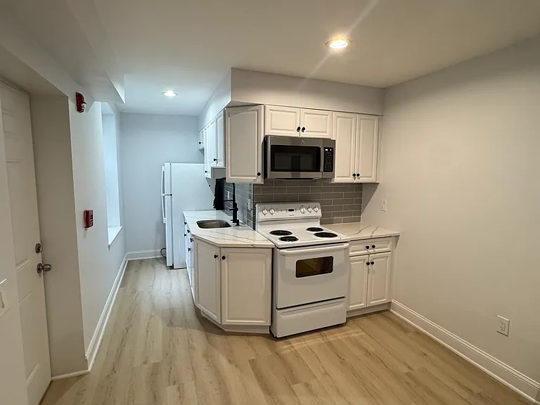 428 South St #A — Photo 1