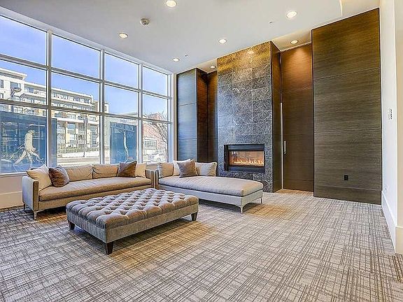 5th image of 5233 Gilbert Rd #622