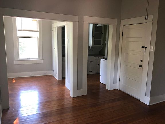 3rd image of 704 E Guenther St APT 4