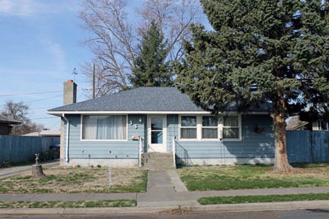 1st image of 35 Francis Dr