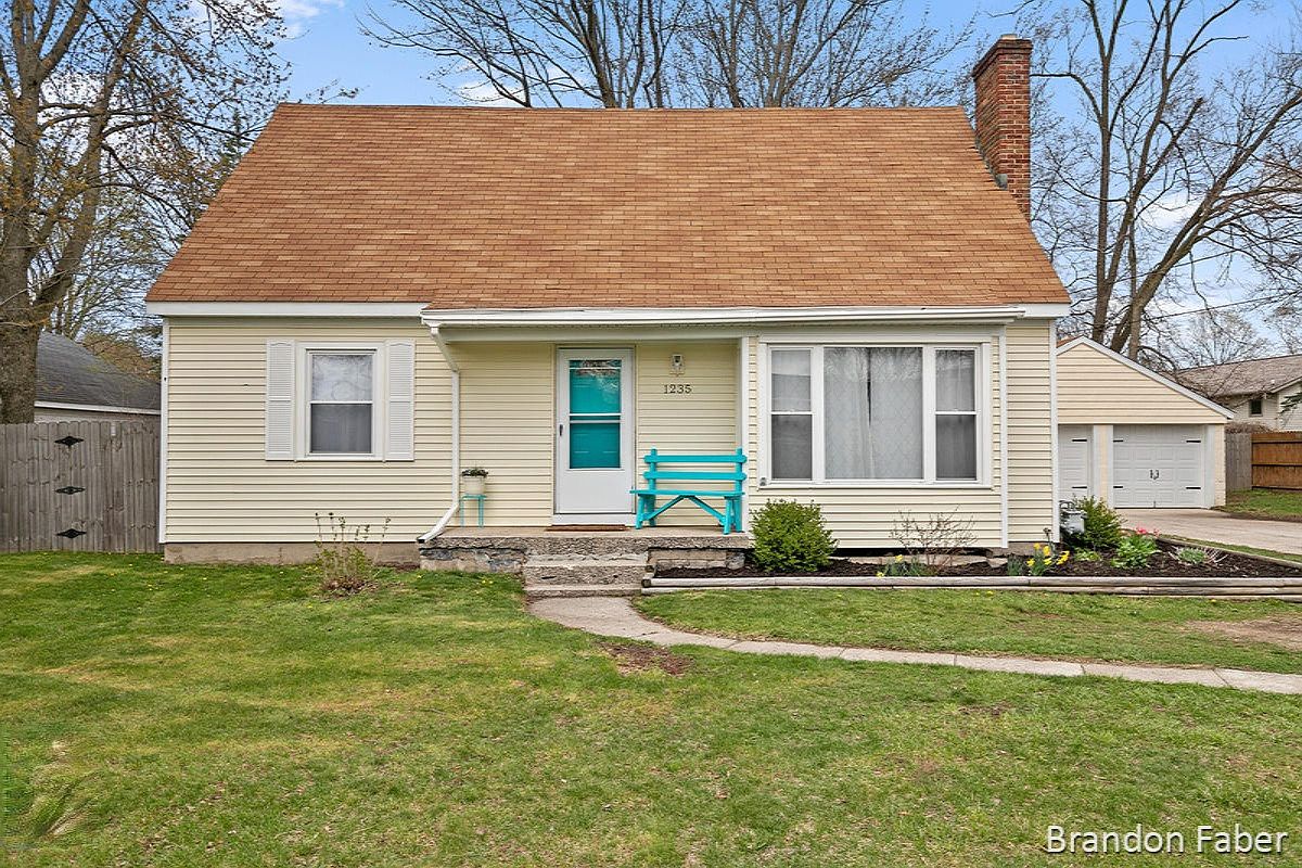 1235 Baldwin St, Jenison, MI 49428 Zillow