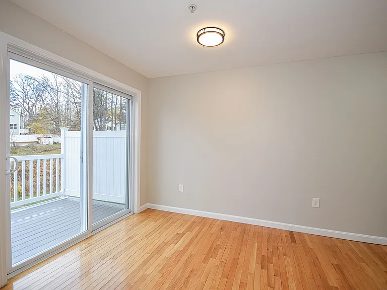 Jefferson Court — Photo 19