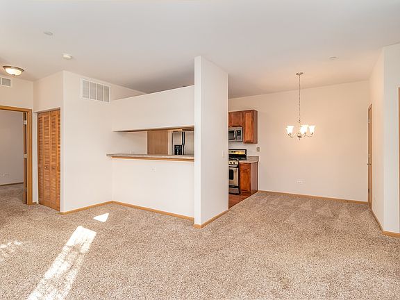 Open Floor Plan, Living Room, Breakfast Bar, Dining Room, Kitchen