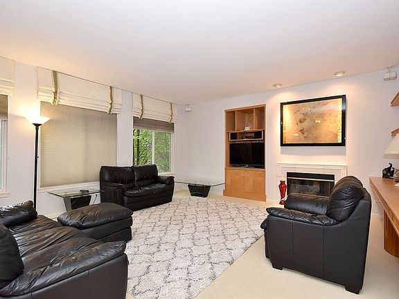 5th image of 9076 Westminster Dr