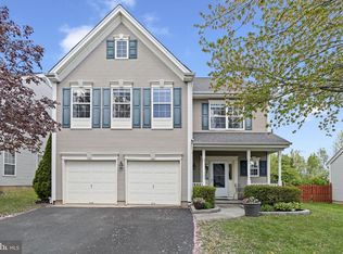 105 Shire Ln, Schwenksville, PA 19473