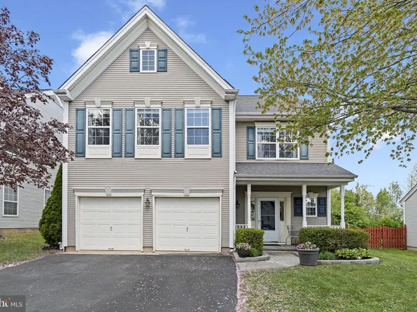 105 Shire Ln, Schwenksville, PA 19473