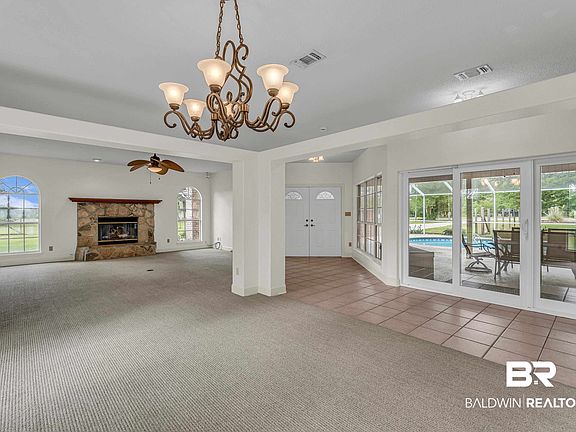 4th image of 9530 Pilgrim Dr