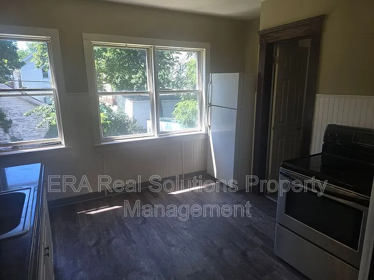 2611 Hood Ave — Photo 3