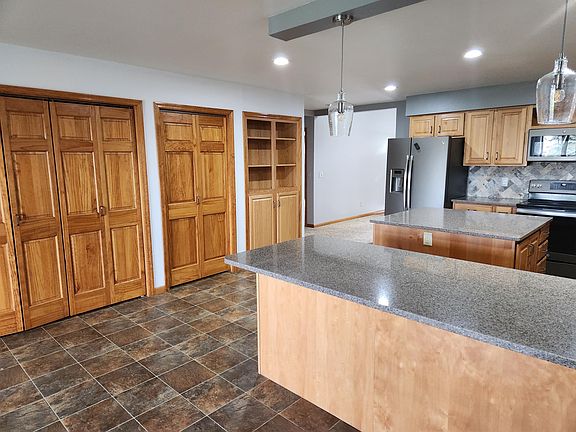 3rd image of 103 Lilac Ave