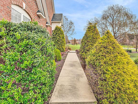 4th image of 507 Scarlet Dr