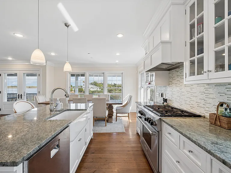 70 Cold Spring Point Rd — Photo 5