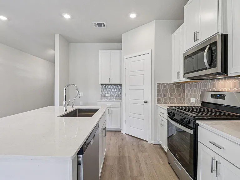 416 Sunrise Ranch Dr — Photo 6