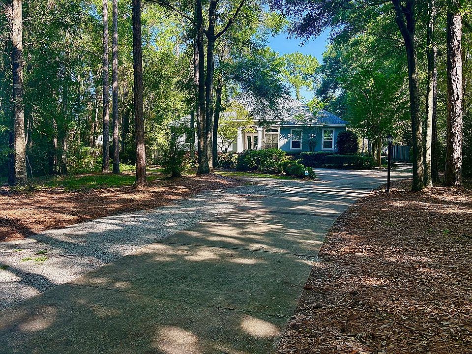1st image of 203 North Cir