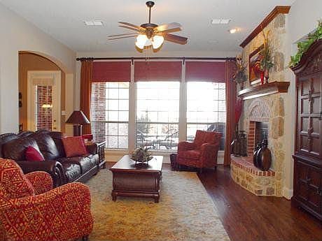 4th image of 1814 Palo Pinto Dr