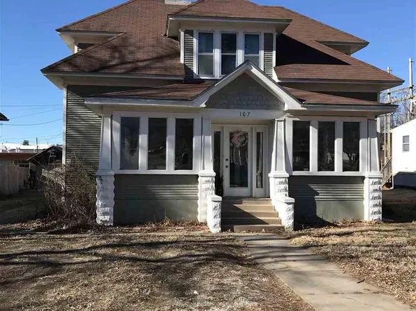 107 N Chestnut St, McPherson, KS 67460