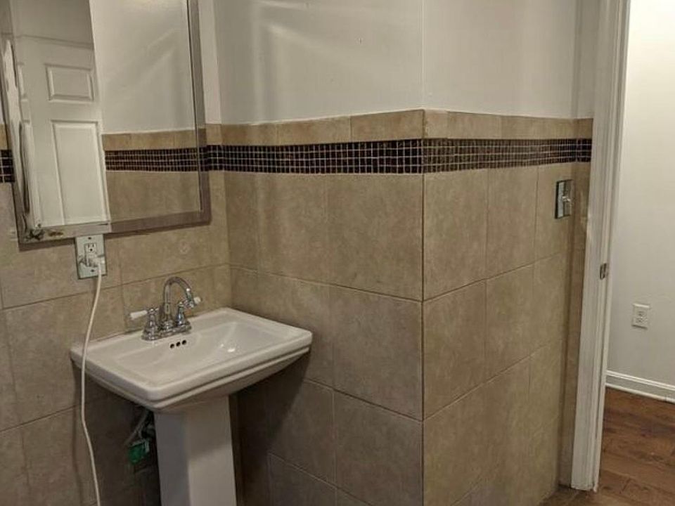 1st image of 540 E Caldwell St #3