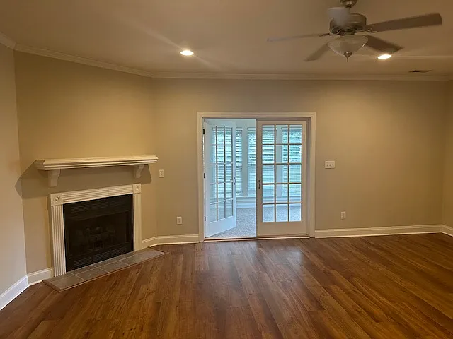2 bed, 2.5 bath, 1452 sqft, $1,600 — Photo 2