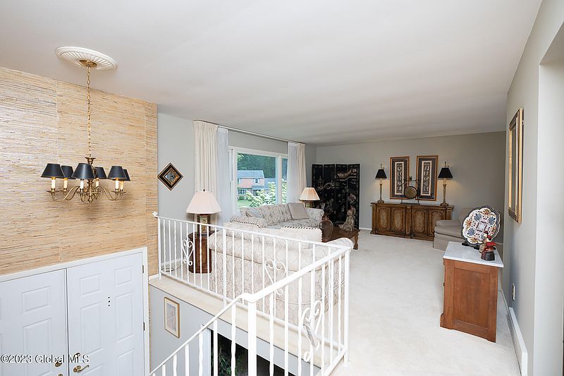 4th image of 2 Lupine Court