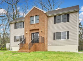 3 Remon Ln, Lakewood, NJ 08701