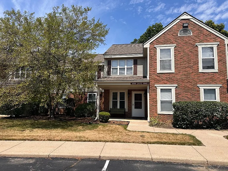 1642 Emerson Cir — Photo 5