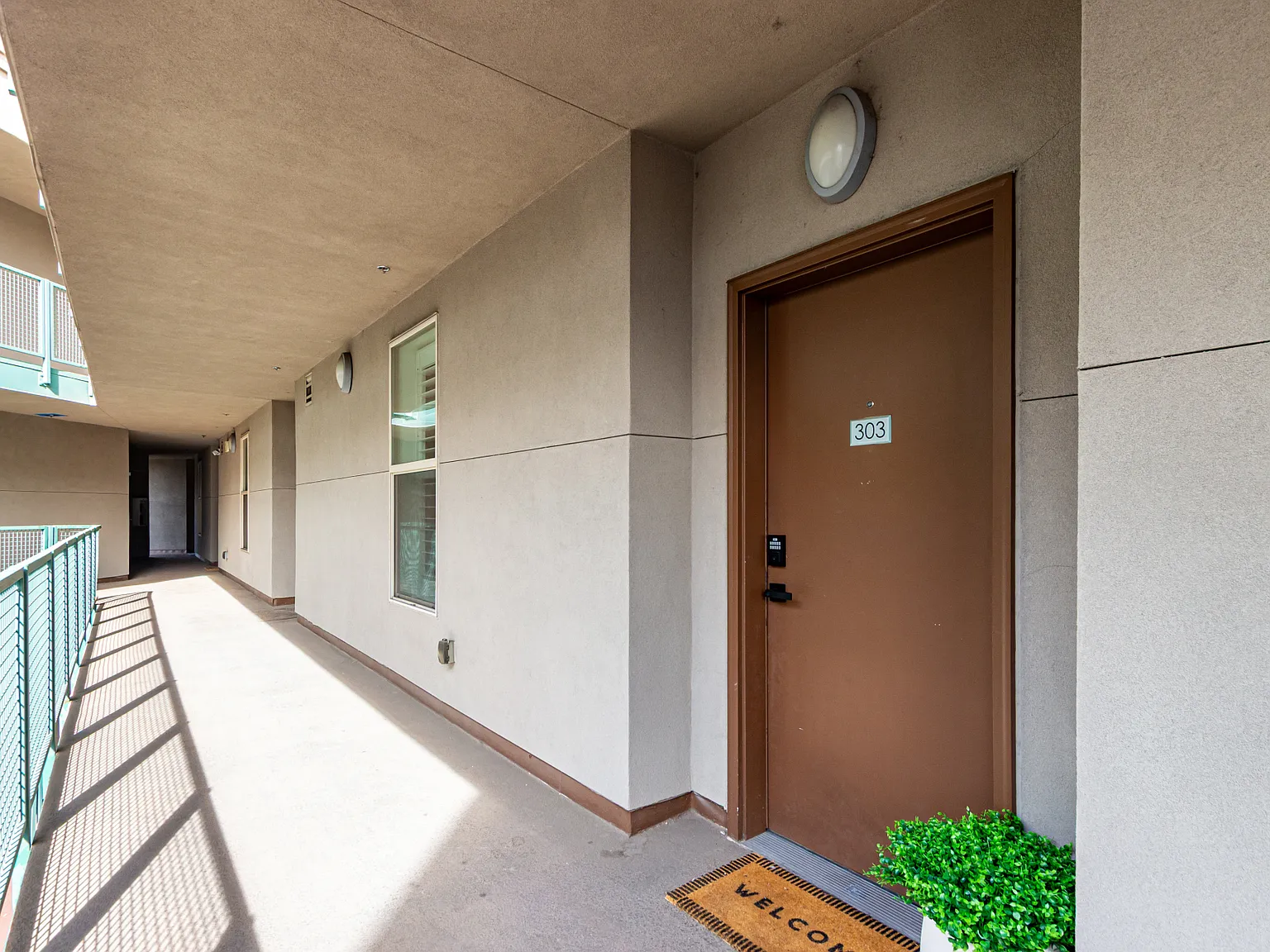 2 bed, 930 sqft, $2,250 — Photo 2