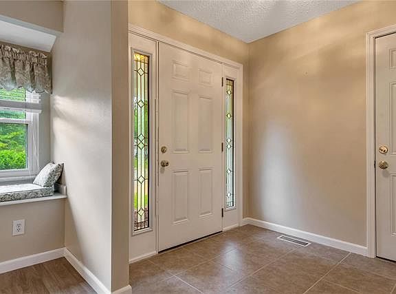 2nd image of 5059 Heathfield Dr
