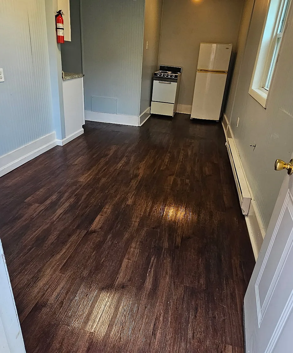 1 bed, 800 sqft, $1,050 — Photo 2