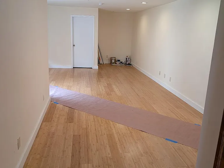 1850 Winona Blvd #204 — Photo 5
